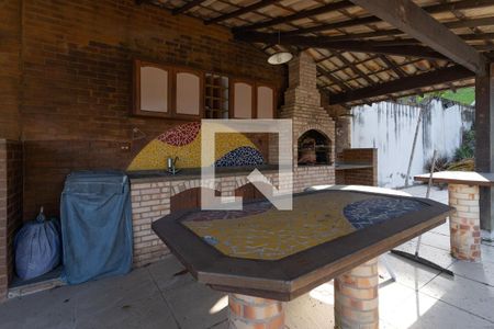 Casa de condomínio à venda com 380m², 5 quartos e 2 vagas