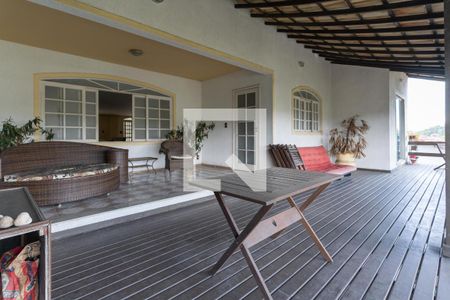 Casa de condomínio à venda com 380m², 5 quartos e 2 vagas