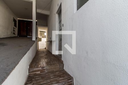 Casa para alugar com 60m², 2 quartos e sem vagaEntrada