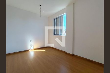 Apartamento à venda com 90m², 3 quartos e 2 vagasQuarto 2