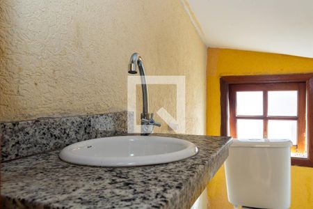 Lavabo de casa para alugar com 2 quartos, 147m² em Jardim Três Marias, Taboão da Serra