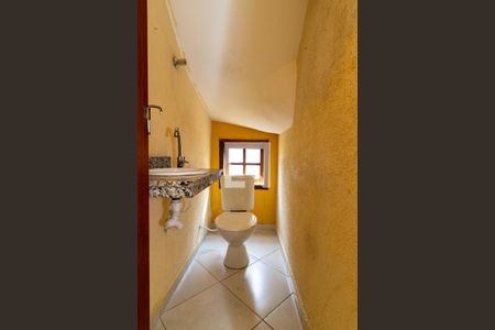 Lavabo de casa para alugar com 2 quartos, 147m² em Jardim Três Marias, Taboão da Serra