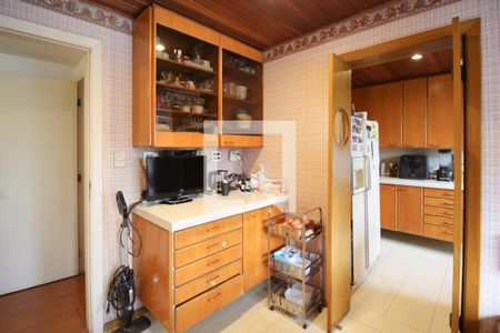 Apartamento à venda com 240m², 4 quartos e 4 vagasCopa 