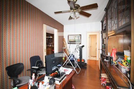 Apartamento à venda com 240m², 4 quartos e 4 vagasEscritório/ Quarto