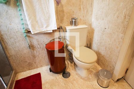 Apartamento à venda com 240m², 4 quartos e 4 vagasBanheiro da Suíte 1 