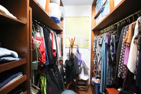 Apartamento à venda com 240m², 4 quartos e 4 vagasCloset da Suíte 1 