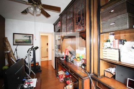 Apartamento à venda com 240m², 4 quartos e 4 vagasEscritório/ Quarto 