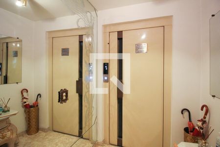 Apartamento à venda com 240m², 4 quartos e 4 vagasHall do apartamento 