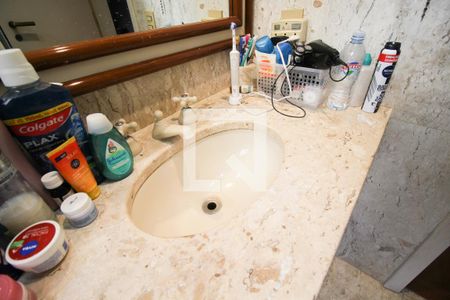 Apartamento à venda com 240m², 4 quartos e 4 vagasBanheiro da Suíte 2