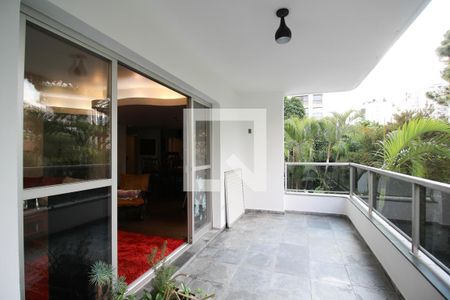 Varanda  de apartamento à venda com 4 quartos, 240m² em Moema, São Paulo