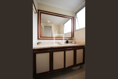 Apartamento à venda com 240m², 4 quartos e 4 vagasBanheiro da Suíte 3