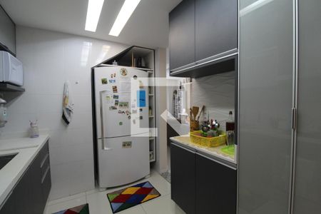 Casa de condomínio à venda com 167m², 4 quartos e 2 vagasCozinha