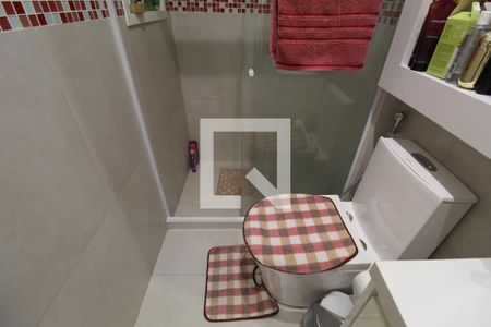 Casa de condomínio à venda com 167m², 4 quartos e 2 vagasBanheiro da suíte