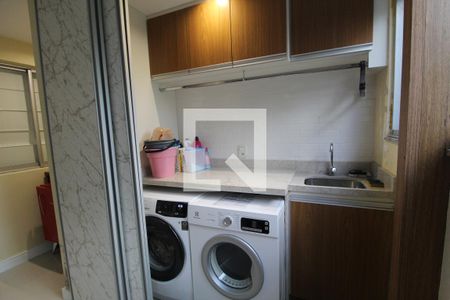 Casa de condomínio à venda com 167m², 4 quartos e 2 vagasÁrea de serviço