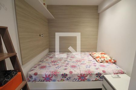 Casa de condomínio à venda com 167m², 4 quartos e 2 vagasÁrea de serviço - Quarto