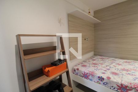 Casa de condomínio à venda com 167m², 4 quartos e 2 vagasÁrea de serviço - Quarto