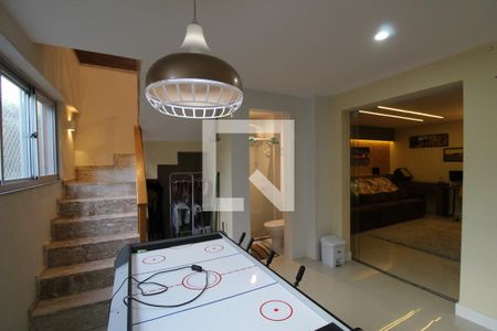 Casa de condomínio à venda com 167m², 4 quartos e 2 vagasSala de Jogos