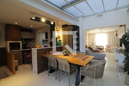 Casa de condomínio à venda com 167m², 4 quartos e 2 vagasSala de jantar