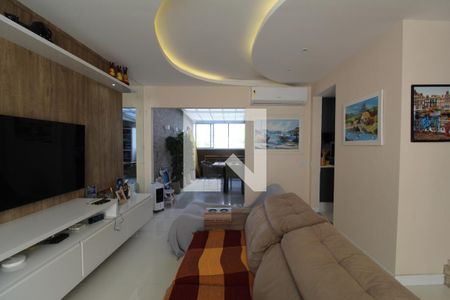 Casa de condomínio à venda com 167m², 4 quartos e 2 vagasSala