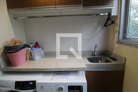 Casa de condomínio à venda com 167m², 4 quartos e 2 vagasÁrea de serviço