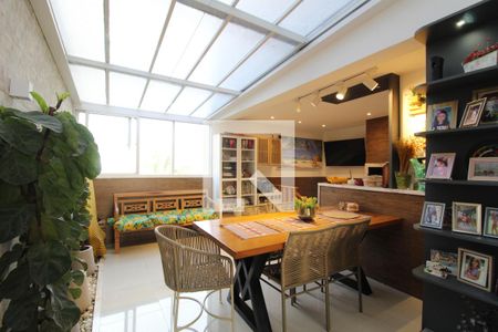 Casa de condomínio à venda com 167m², 4 quartos e 2 vagasSala de jantar