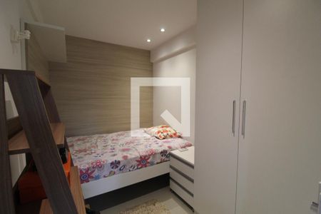 Casa de condomínio à venda com 167m², 4 quartos e 2 vagasÁrea de serviço - Quarto