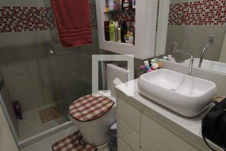 Casa de condomínio à venda com 167m², 4 quartos e 2 vagasBanheiro da suíte