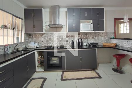 Casa à venda com 196m², 3 quartos e 4 vagasCozinha