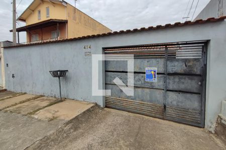 Casa à venda com 196m², 3 quartos e 4 vagasFachada 