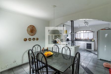 Casa à venda com 198m², 3 quartos e 3 vagas