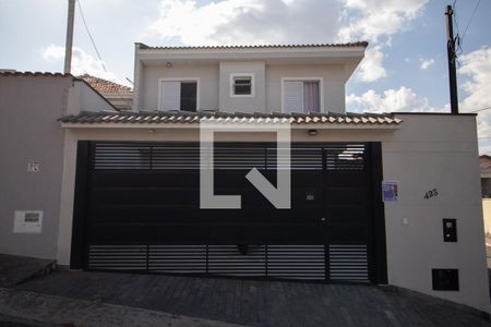 Casa para alugar com 80m², 2 quartos e 3 vagas Casa para alugar com 80m², 2 quartos e 3 vagasFachada