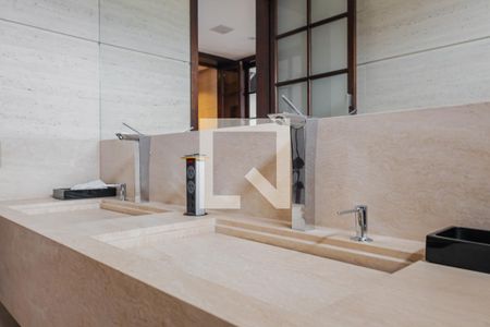 Apartamento à venda com 350m², 3 quartos e 3 vagasLavabo