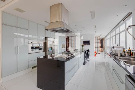 Apartamento à venda com 350m², 3 quartos e 3 vagasCozinha