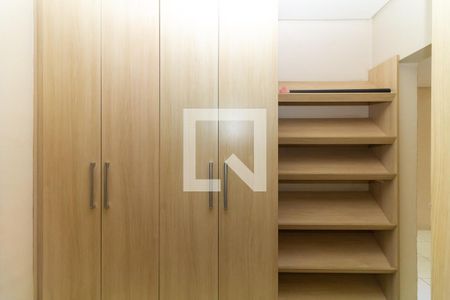 Casa à venda com 175m², 4 quartos e 2 vagas Casa à venda com 175m², 4 quartos e 2 vagasCloset da suíte