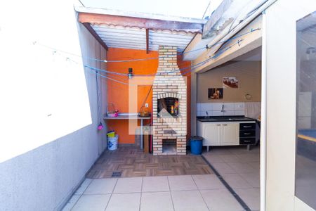 Casa à venda com 175m², 4 quartos e 2 vagas Casa à venda com 175m², 4 quartos e 2 vagasChurrasqueira