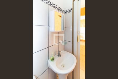 Casa à venda com 175m², 4 quartos e 2 vagas Casa à venda com 175m², 4 quartos e 2 vagasBanheiro de Serviço