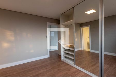 Casa de condomínio à venda com 390m², 5 quartos e 4 vagasSuíte 1