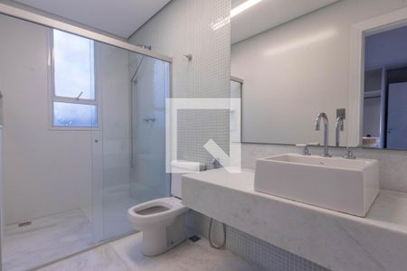 Casa de condomínio à venda com 390m², 5 quartos e 4 vagasBanheiro