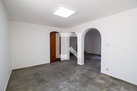 Casa para alugar com 250m², 3 quartos e 4 vagas Casa para alugar com 250m², 3 quartos e 4 vagasSala de TV