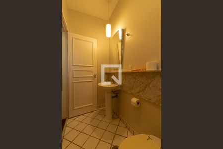 Casa para alugar com 550m², 4 quartos e NaN vagas Casa para alugar com 550m², 4 quartos e NaN vagasBanheiro da Suíte 2