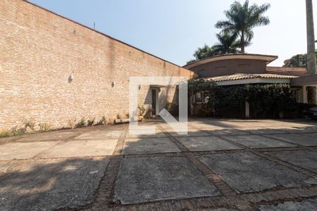 Casa para alugar com 550m², 4 quartos e NaN vagas Casa para alugar com 550m², 4 quartos e NaN vagasÁrea de Serviço
