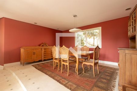 Casa para alugar com 550m², 4 quartos e NaN vagas Casa para alugar com 550m², 4 quartos e NaN vagasSala de Jantar