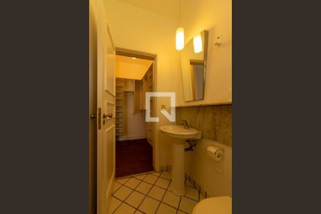 Casa para alugar com 550m², 4 quartos e NaN vagas Casa para alugar com 550m², 4 quartos e NaN vagasBanheiro da Suíte 4