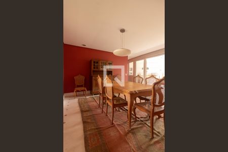 Casa para alugar com 550m², 4 quartos e NaN vagas Casa para alugar com 550m², 4 quartos e NaN vagasSala de Jantar