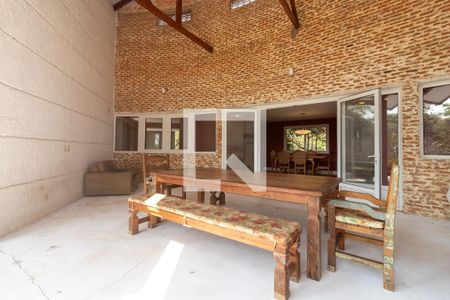 Casa para alugar com 550m², 4 quartos e NaN vagas Casa para alugar com 550m², 4 quartos e NaN vagasÁrea comum - Churrasqueira