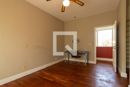 Casa para alugar com 550m², 4 quartos e NaN vagas Casa para alugar com 550m², 4 quartos e NaN vagasQuarto Suíte 4