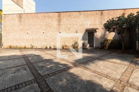 Casa para alugar com 550m², 4 quartos e NaN vagas Casa para alugar com 550m², 4 quartos e NaN vagasÁrea de Serviço