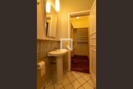 Casa para alugar com 550m², 4 quartos e NaN vagas Casa para alugar com 550m², 4 quartos e NaN vagasBanheiro da Suíte 3