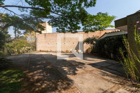 Casa para alugar com 550m², 4 quartos e NaN vagas Casa para alugar com 550m², 4 quartos e NaN vagasÁrea externa