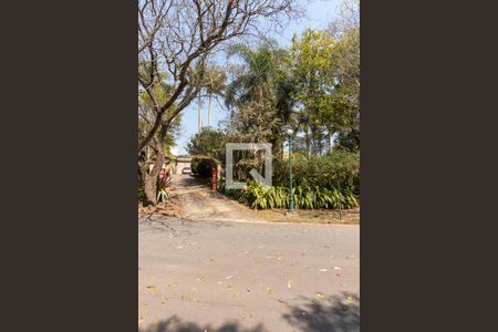 Casa para alugar com 550m², 4 quartos e NaN vagas Casa para alugar com 550m², 4 quartos e NaN vagasFachada